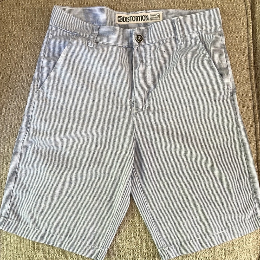 Distortion Boy's  Color white& blue Stripe Shorts Sz 12
